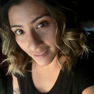 Meet your Posher, Denise